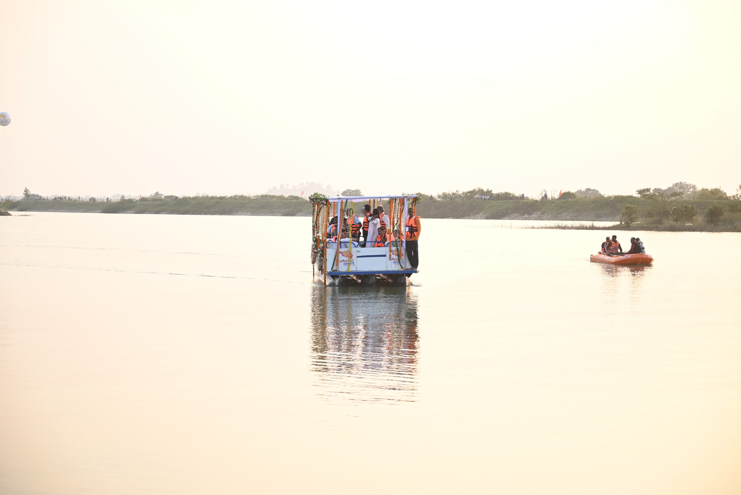 Chief Minister Shri Vishnu Deo Sai arrives at Mayali Nature Camp meeting venue via boat*